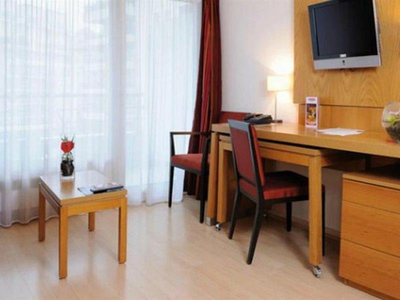 Residhome Courbevoie La Defense מראה חיצוני תמונה